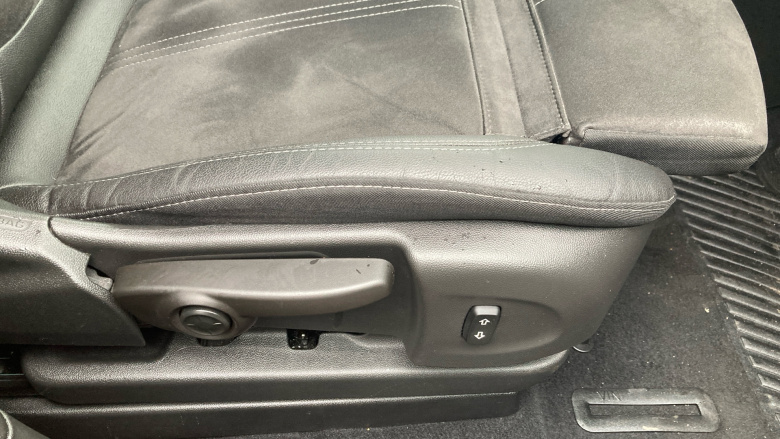 Vauxhall Crossland 1.2 Turbo [130] Ultimate 5dr Auto Petrol Hatchback